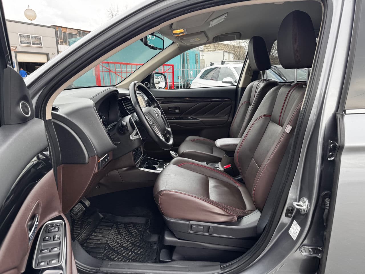 Mitsubishi Outlander 2018 — Миниатюра 6