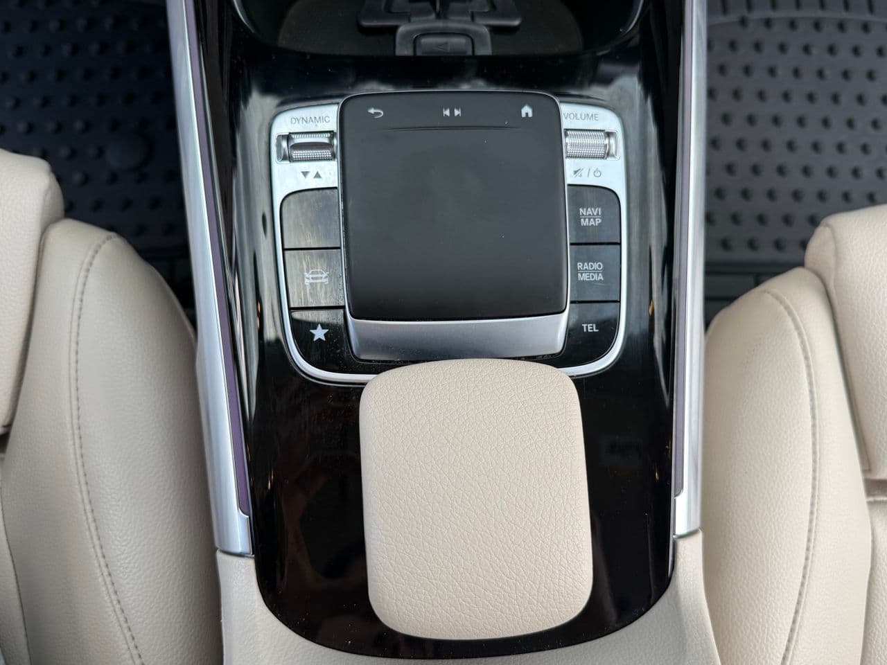 Mercedes GLB 250 2020 — Миниатюра 12
