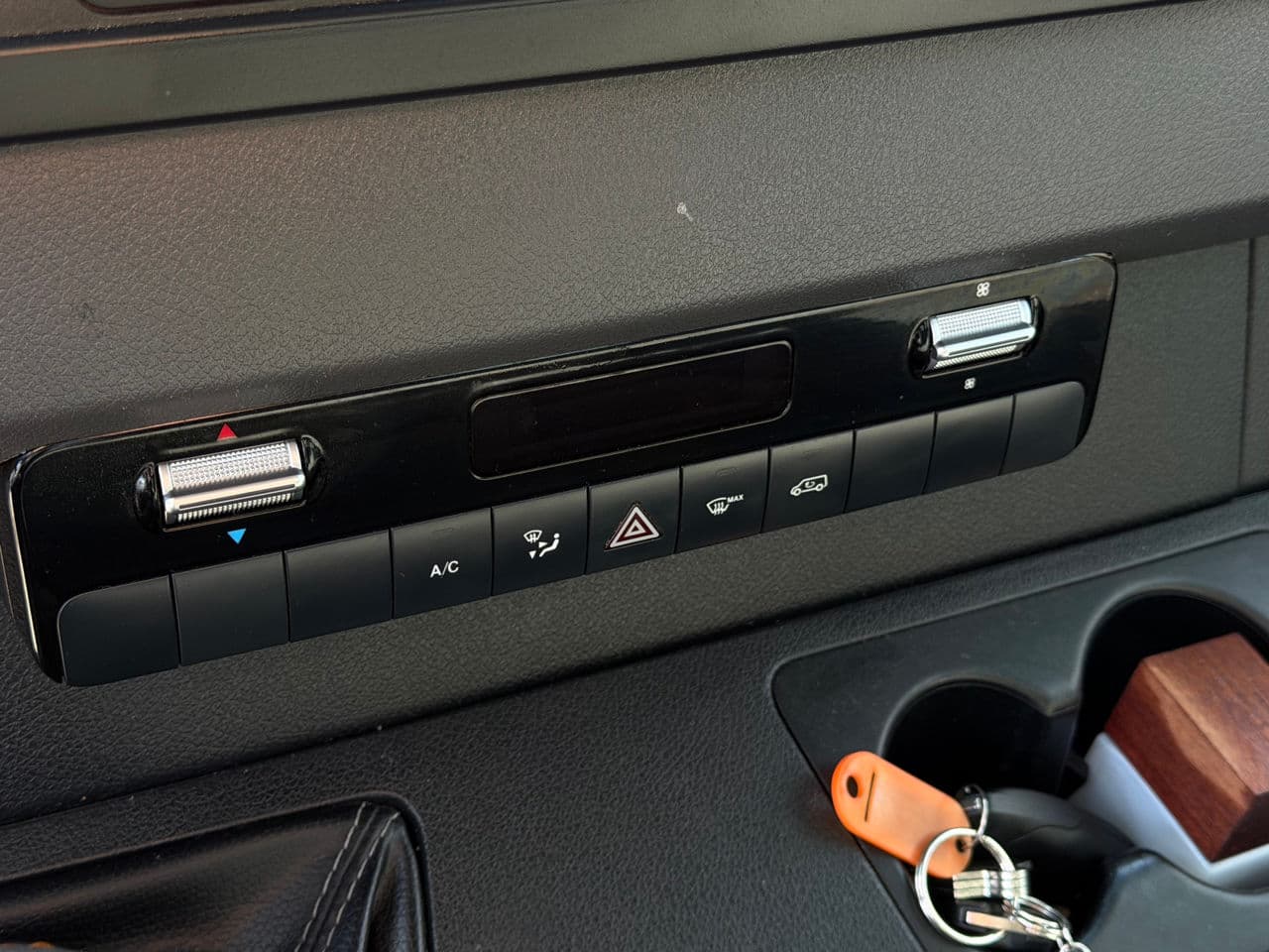 Mercedes Sprinter 2019 — Миниатюра 12