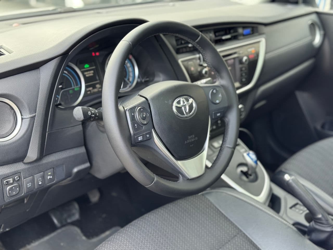 Toyota Auris 2012 — Миниатюра 8