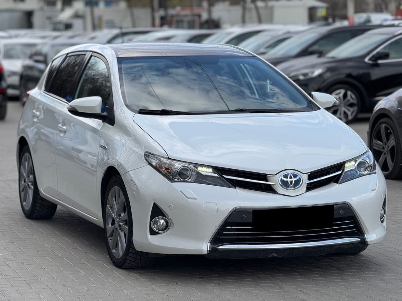 Toyota Auris 2012 — Миниатюра 3