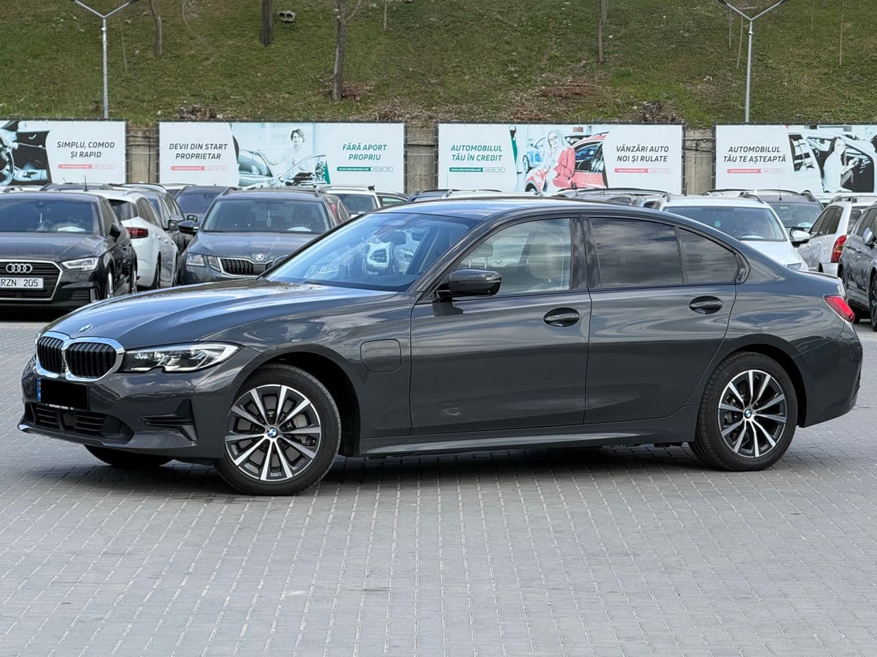 BMW 330E 2020 — Миниатюра 2