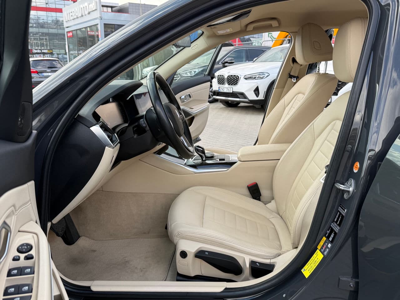 BMW 330E 2020 — Миниатюра 5