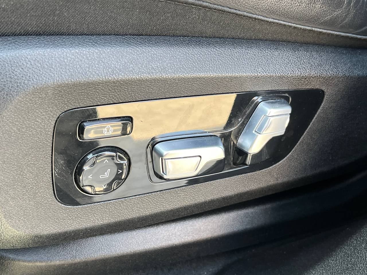 2022 BMW X6 4.0i — Miniatură 17