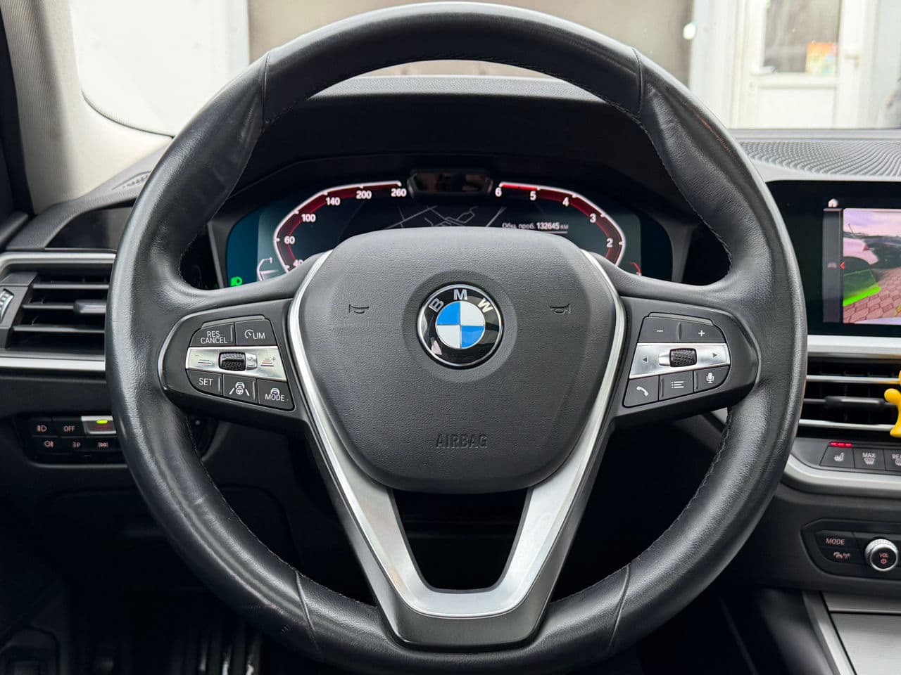BMW 320 2019 — Миниатюра 12