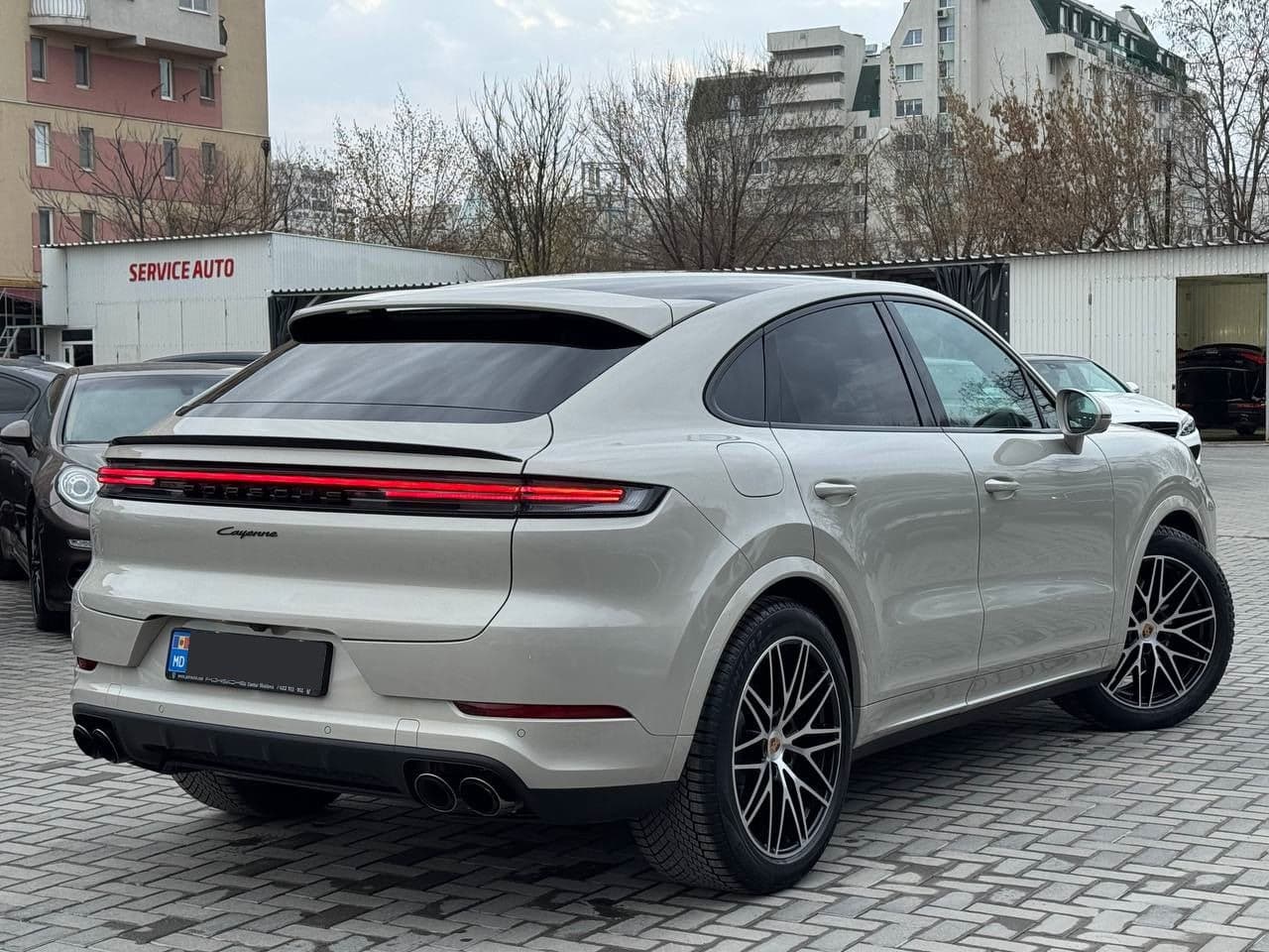 Porsche Cayenne Coupe 2025 — Миниатюра 2