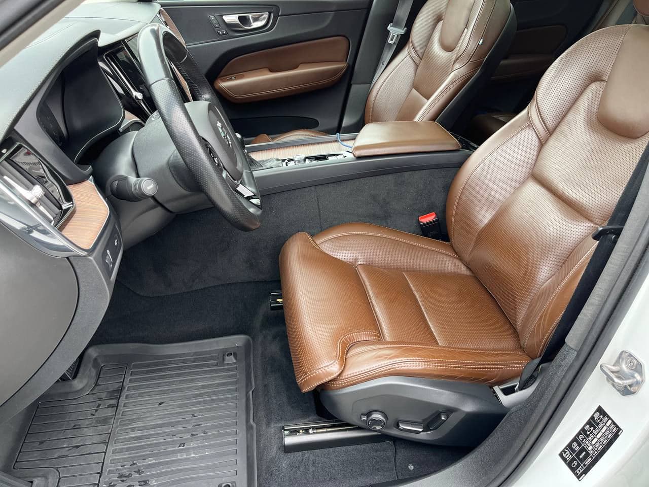 Volvo XC 60 2018 — Миниатюра 7