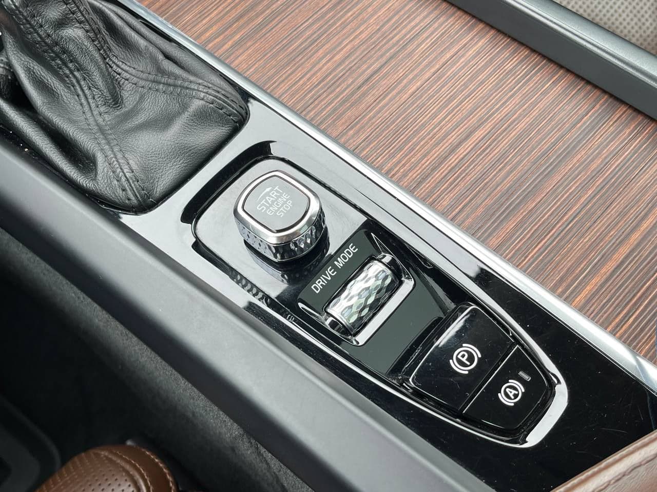 Volvo XC 60 2018 — Миниатюра 17