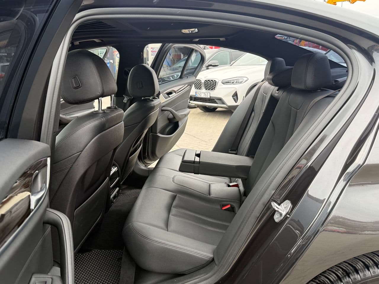 BMW 530e 2018 — Миниатюра 13