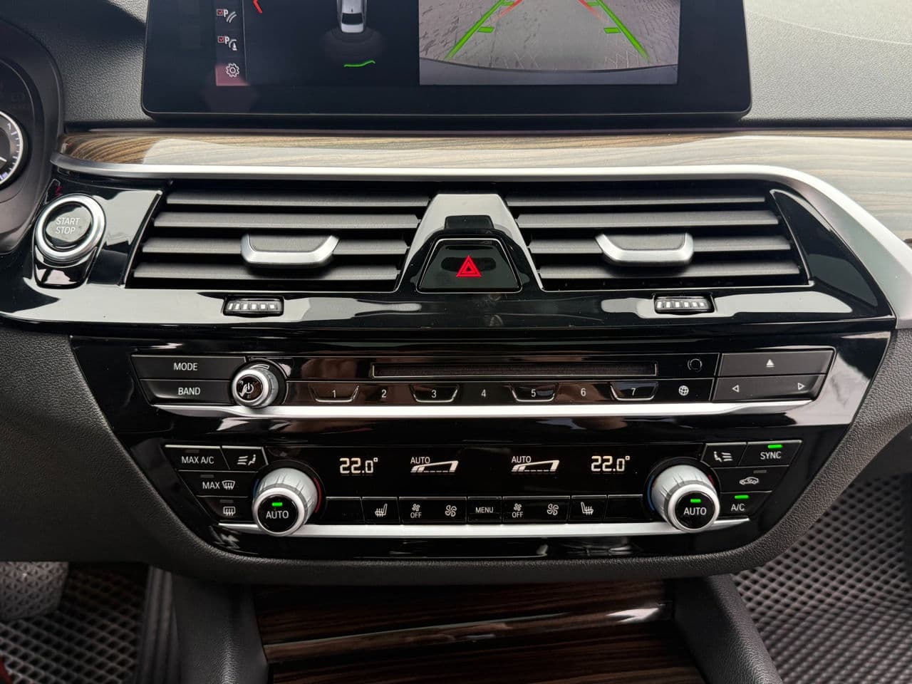 BMW 530e 2018 — Миниатюра 11