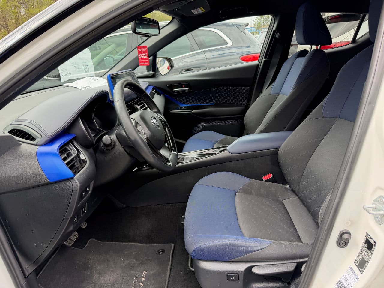 Toyota C-HR 2017 — Миниатюра 7