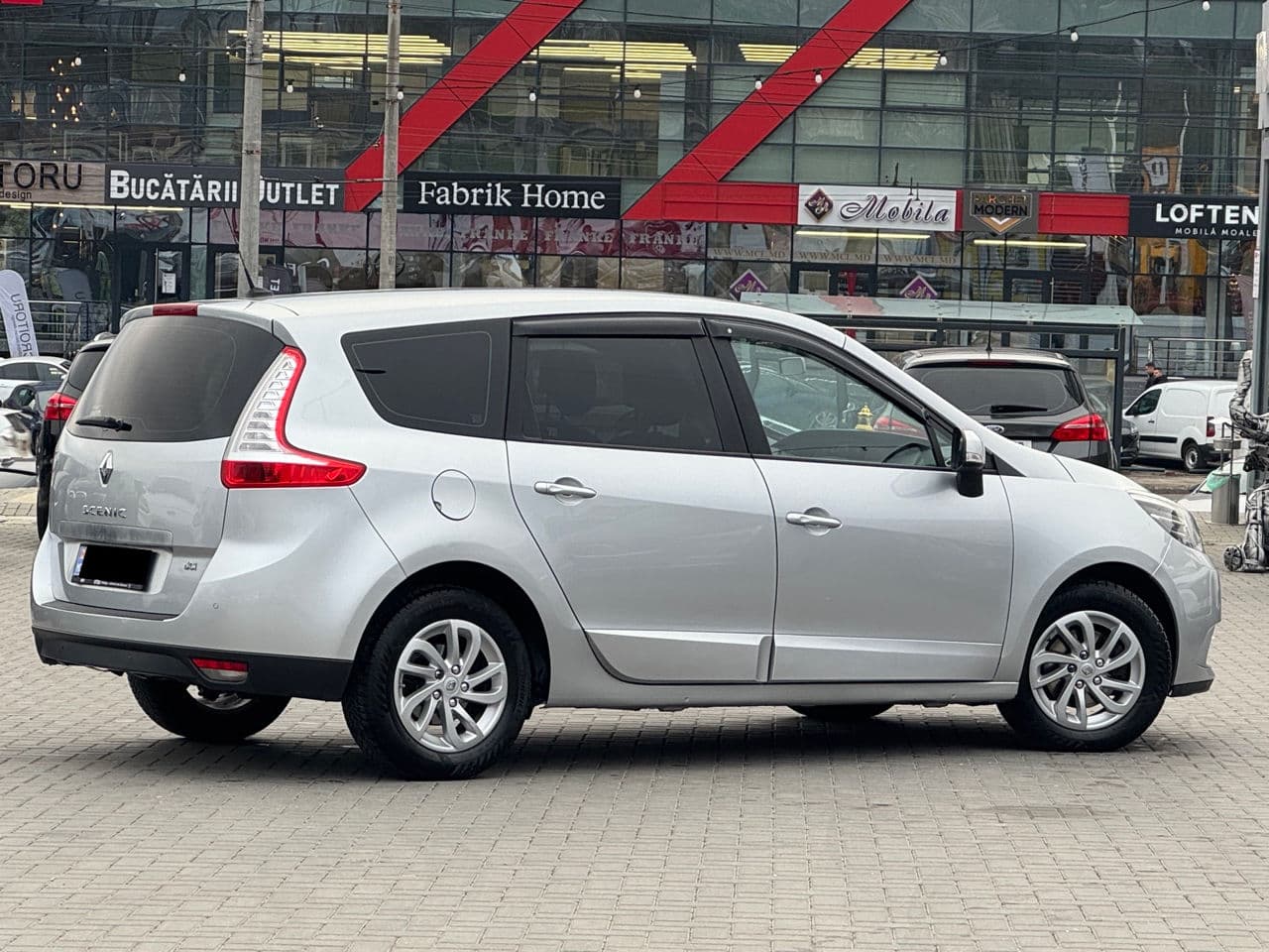 Renault Grand Scenic 2015 — Миниатюра 3