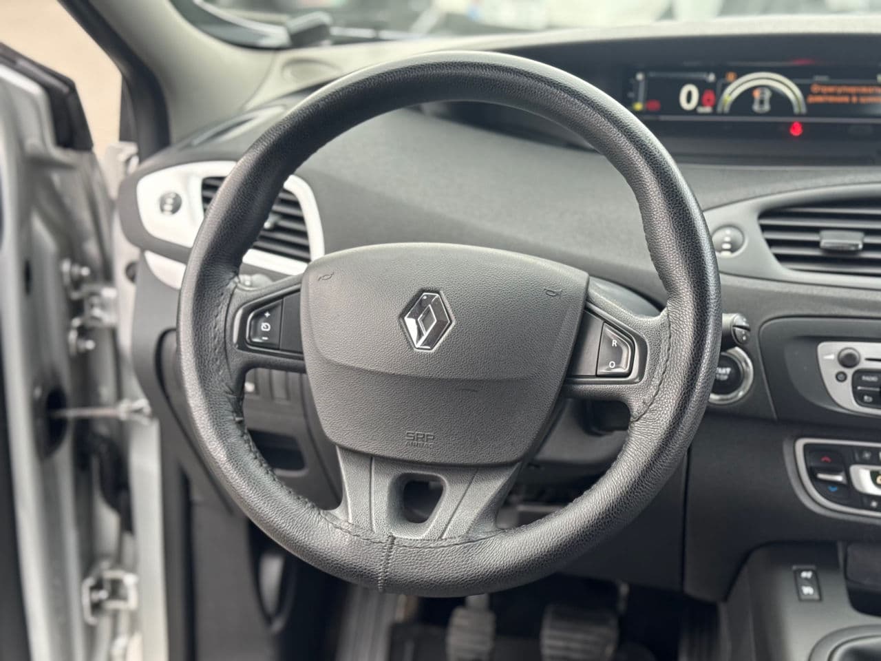 Renault Grand Scenic 2015 — Миниатюра 7