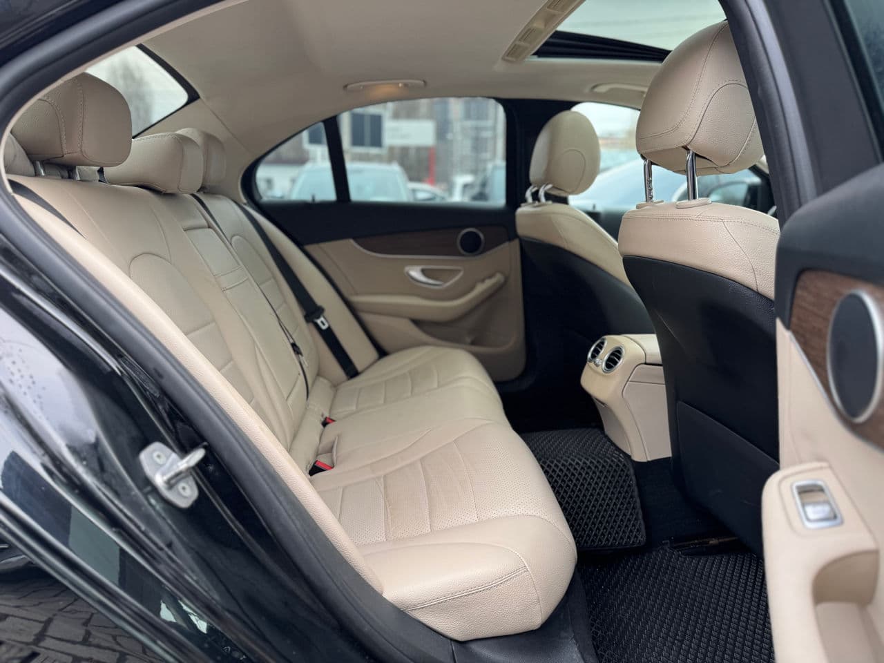 Mercedes C 300 2019 — Миниатюра 18