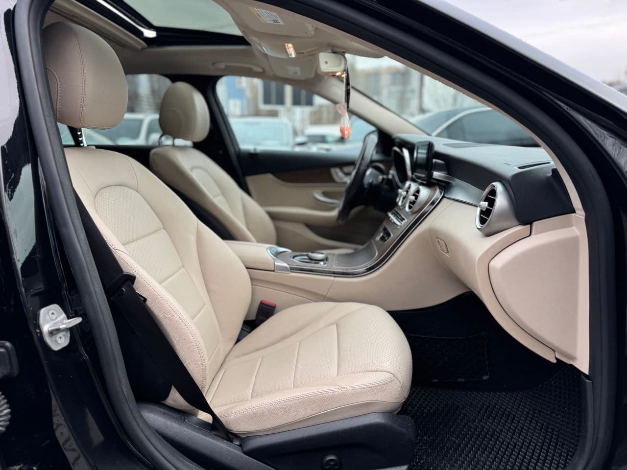 Mercedes C 300 2019 — Миниатюра 17