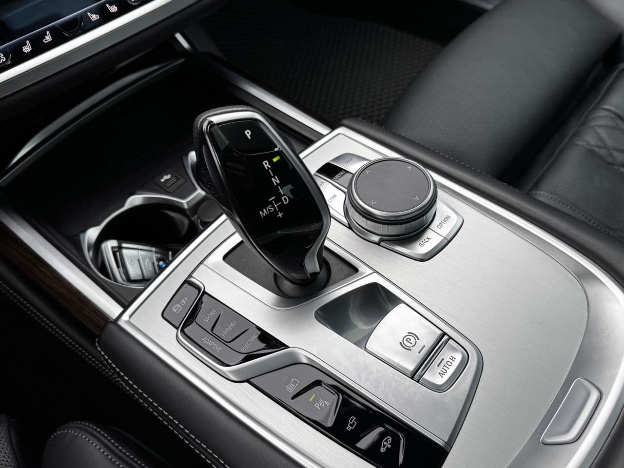 BMW 745e 2022 — Миниатюра 12