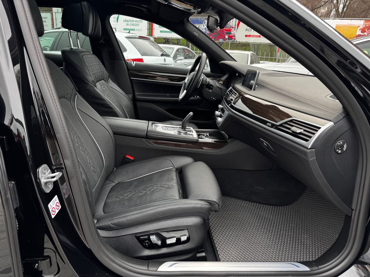 BMW 745e 2022 — Миниатюра 6