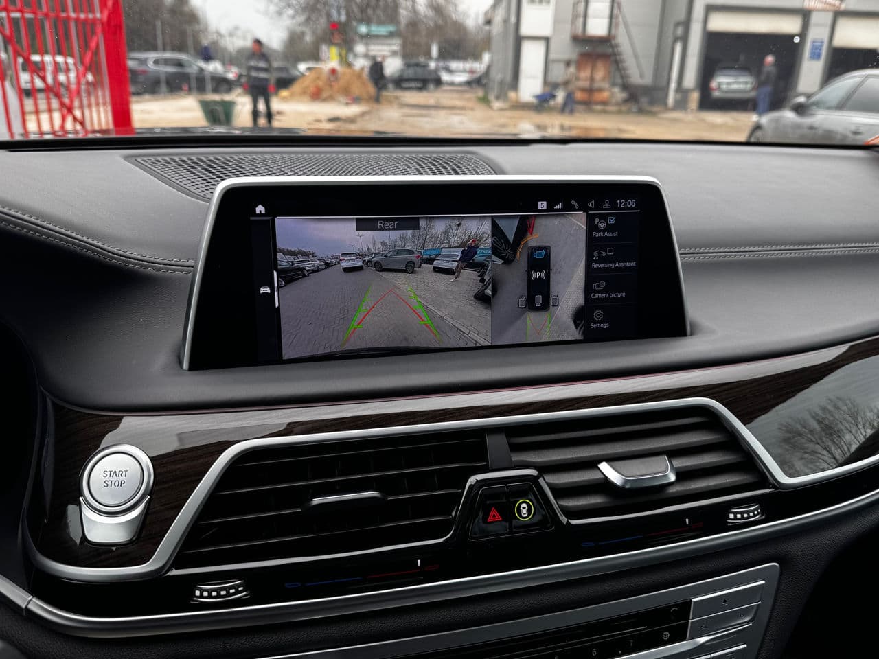 BMW 745e 2022 — Миниатюра 10