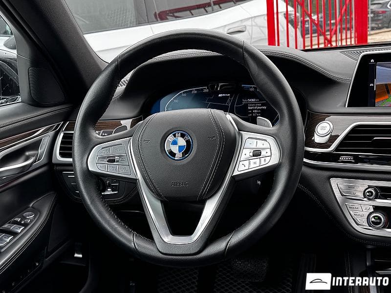 BMW 745e 2022 — Миниатюра 7