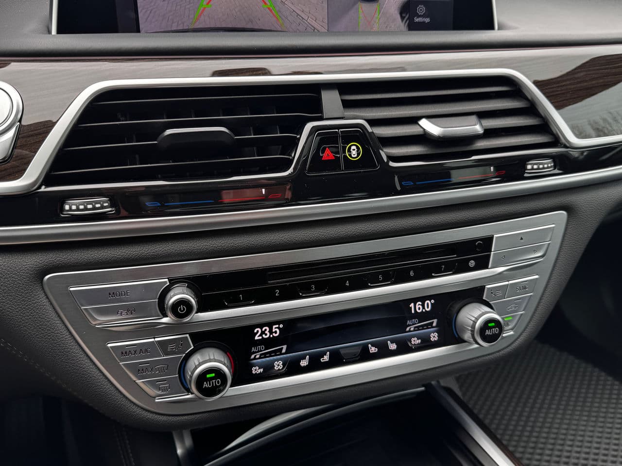 BMW 745e 2022 — Миниатюра 11