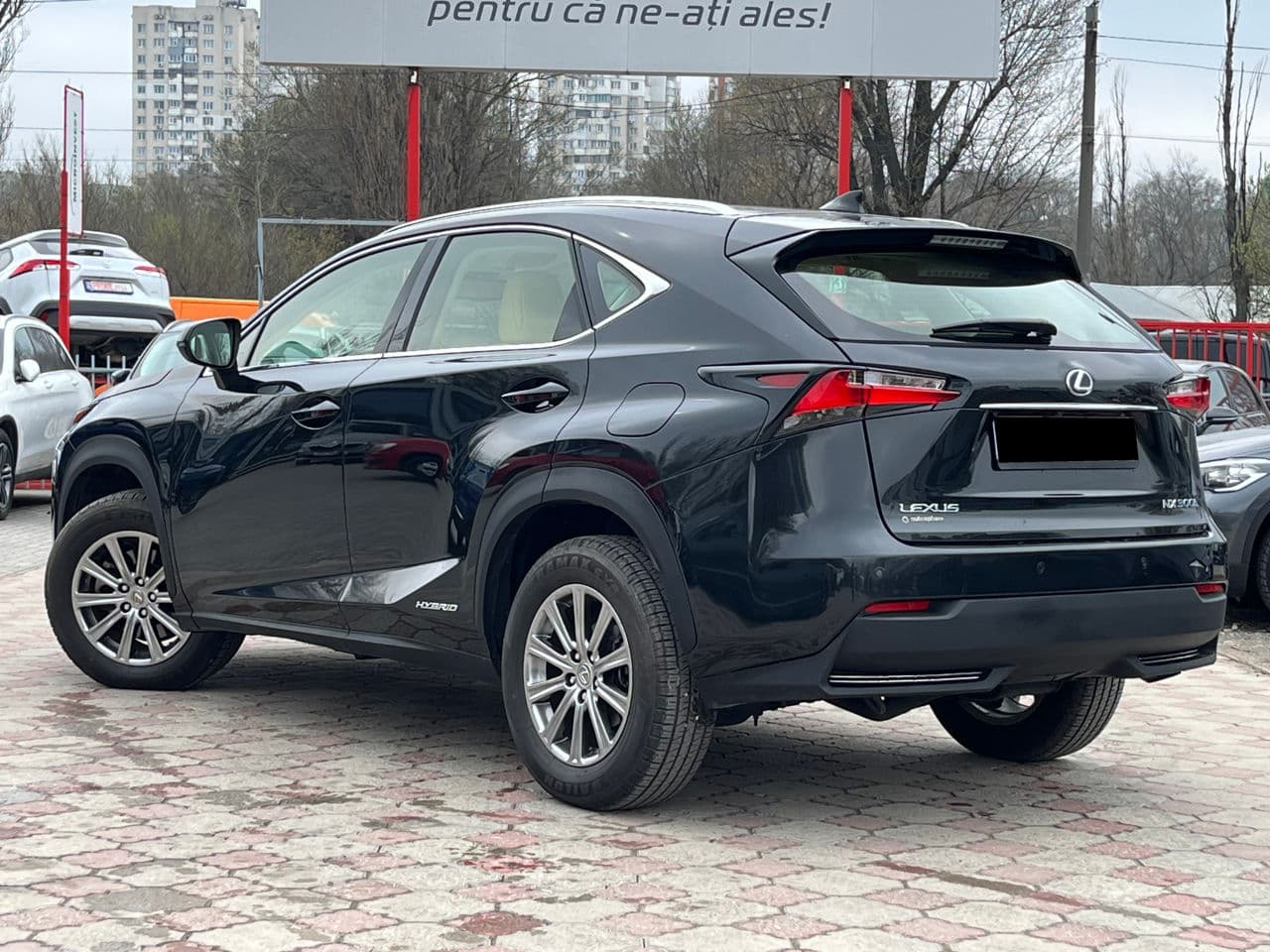 Lexus NX 300H 2017 — Миниатюра 3