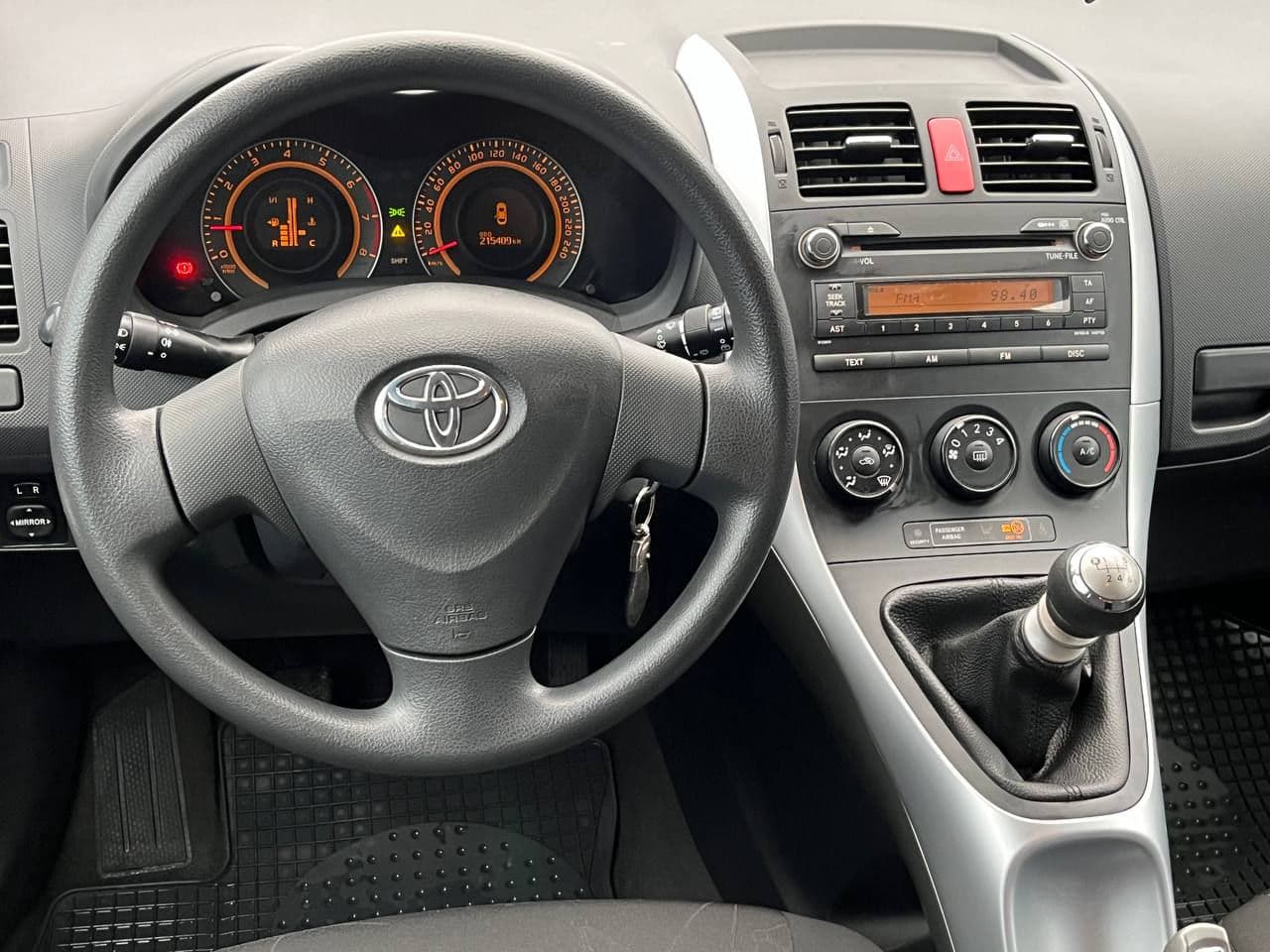 Toyota Auris 2009 — Миниатюра 8