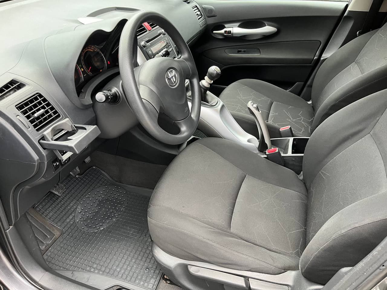Toyota Auris 2009 — Миниатюра 7