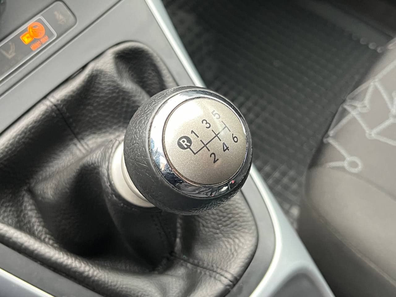 Toyota Auris 2009 — Миниатюра 13