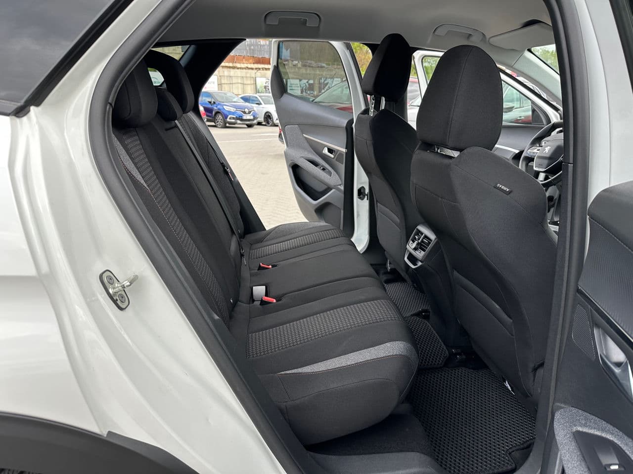Peugeot 3008 2022 — Миниатюра 13