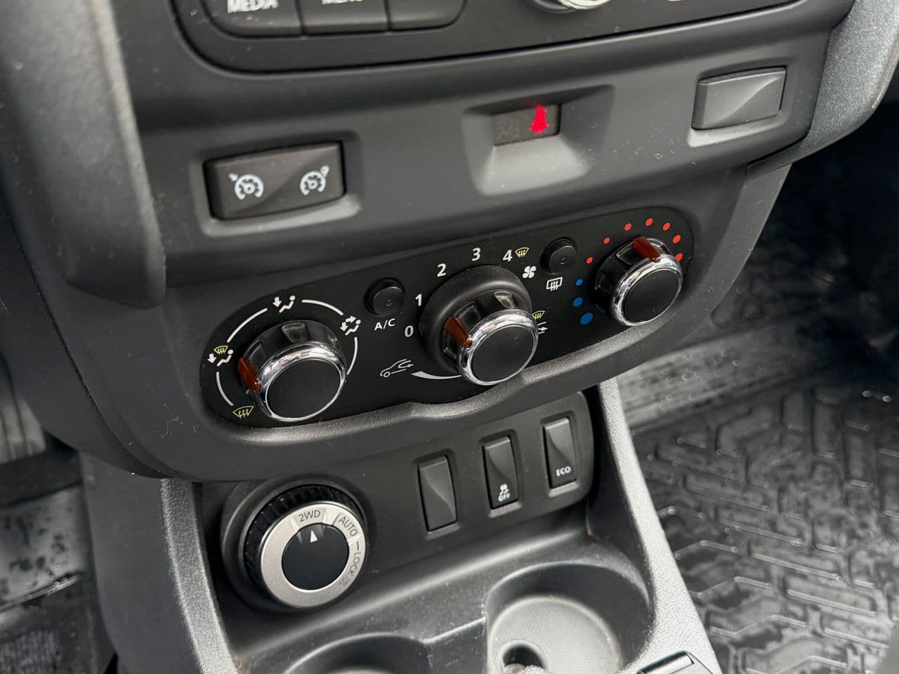 Dacia Duster 2015 — Миниатюра 11