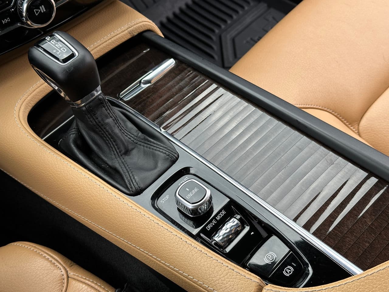 Volvo XC 90 2016 — Миниатюра 15