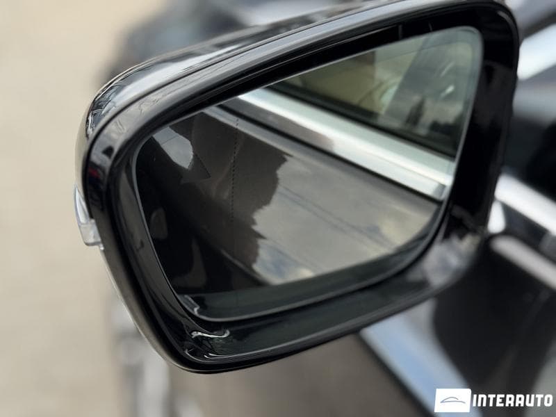 BMW 750 2016 — Миниатюра 28