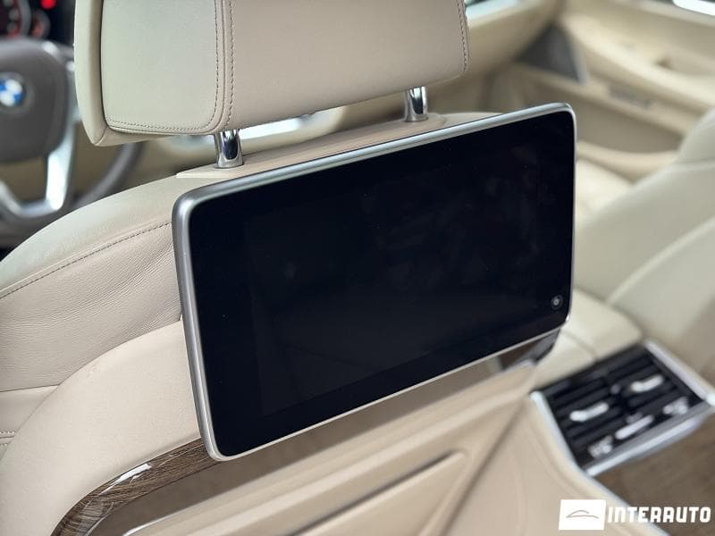 BMW 750 2016 — Миниатюра 23