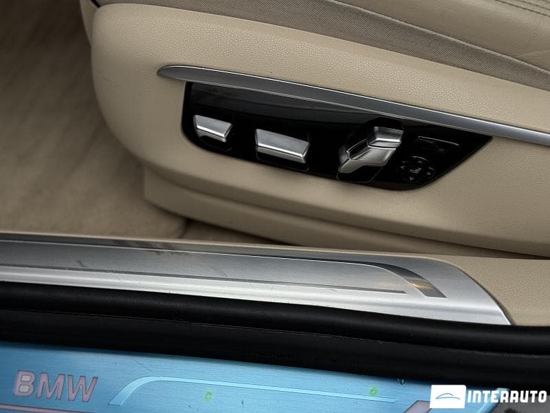 BMW 750 2016 — Миниатюра 6