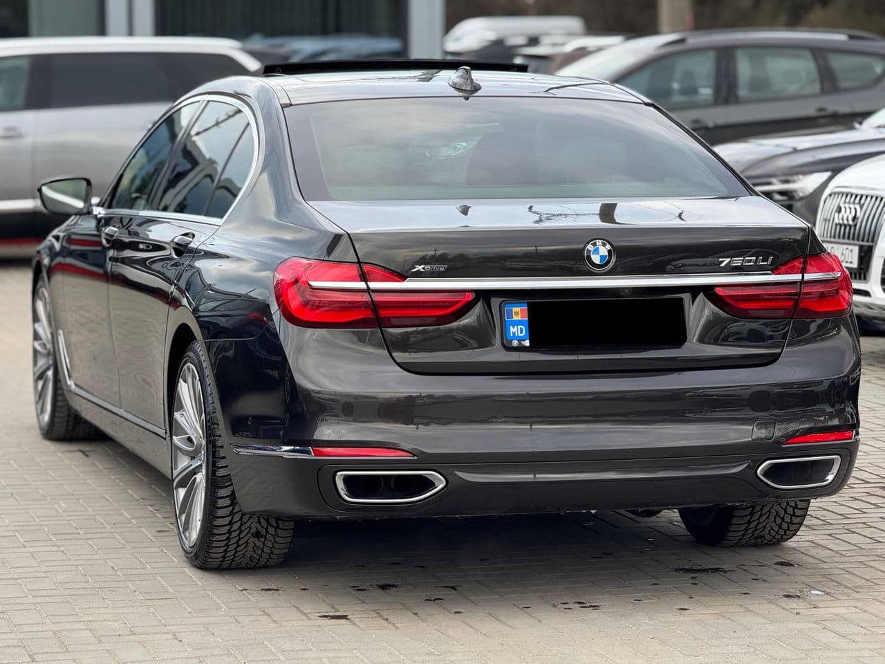 BMW 750 2016 — Миниатюра 4