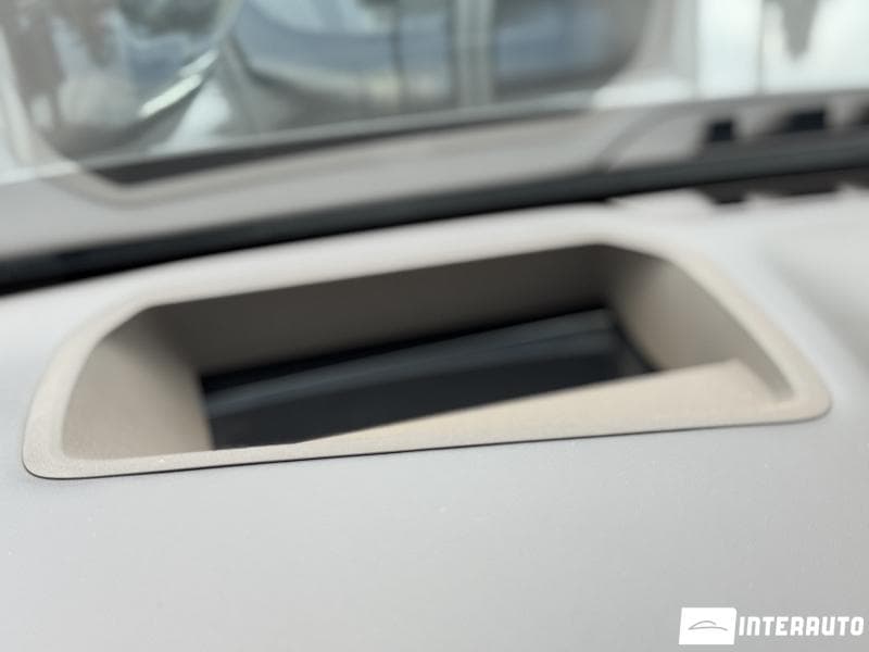 BMW 750 2016 — Миниатюра 11