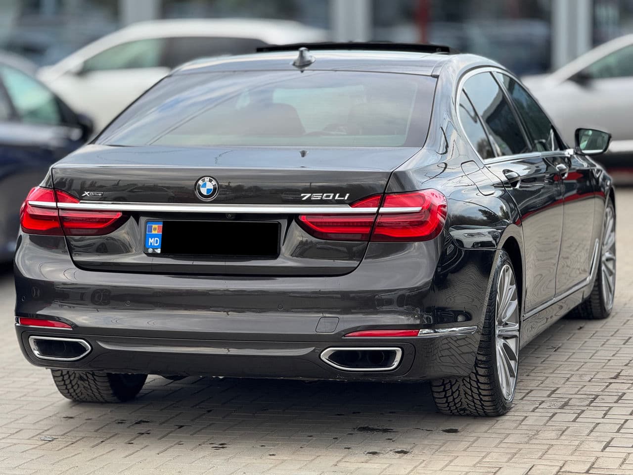 BMW 750 2016 — Миниатюра 2