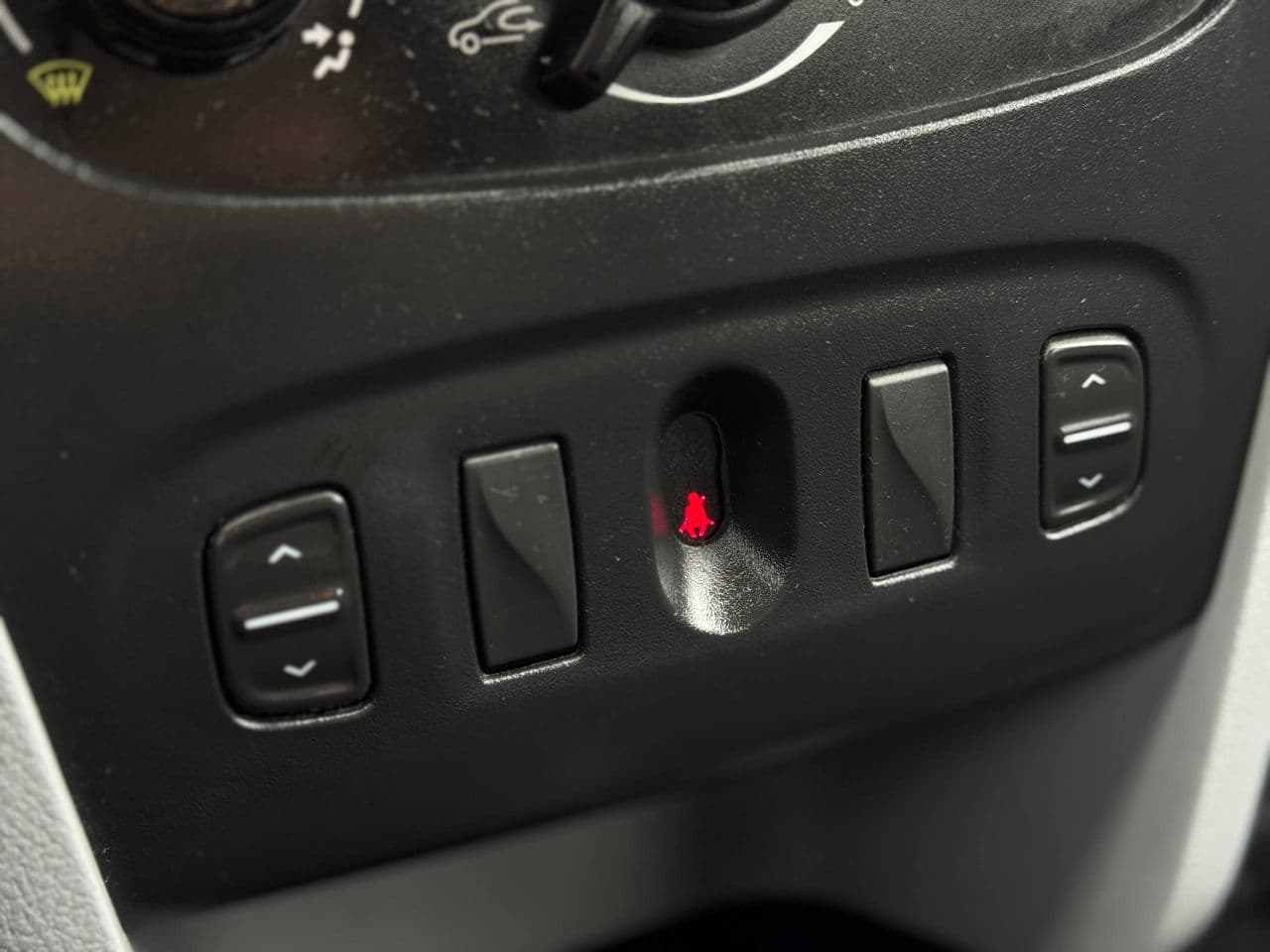 Dacia Logan MCV 2014 — Миниатюра 11
