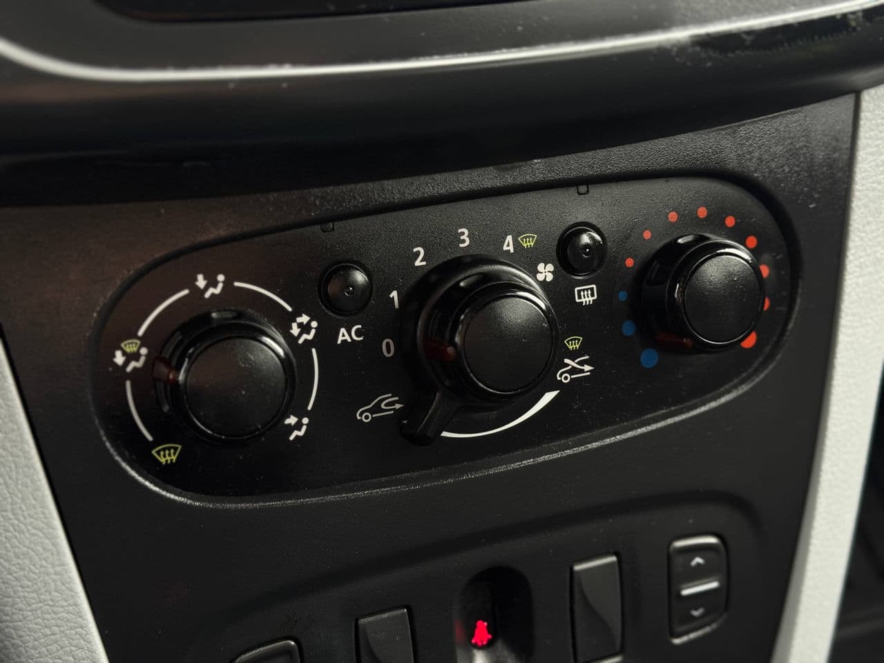 Dacia Logan MCV 2014 — Миниатюра 10