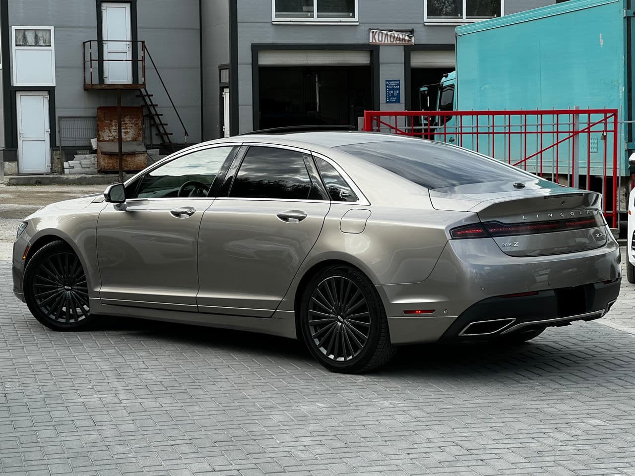2018 Lincoln MKZ — Miniatură 2