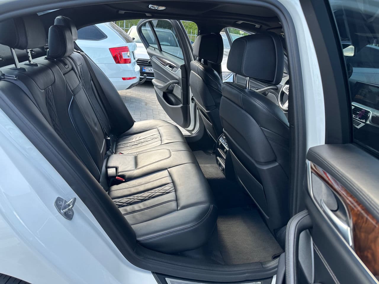 BMW 530e 2018 — Миниатюра 21