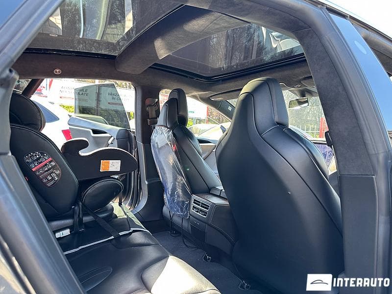 Tesla Model S 2017 — Миниатюра 8