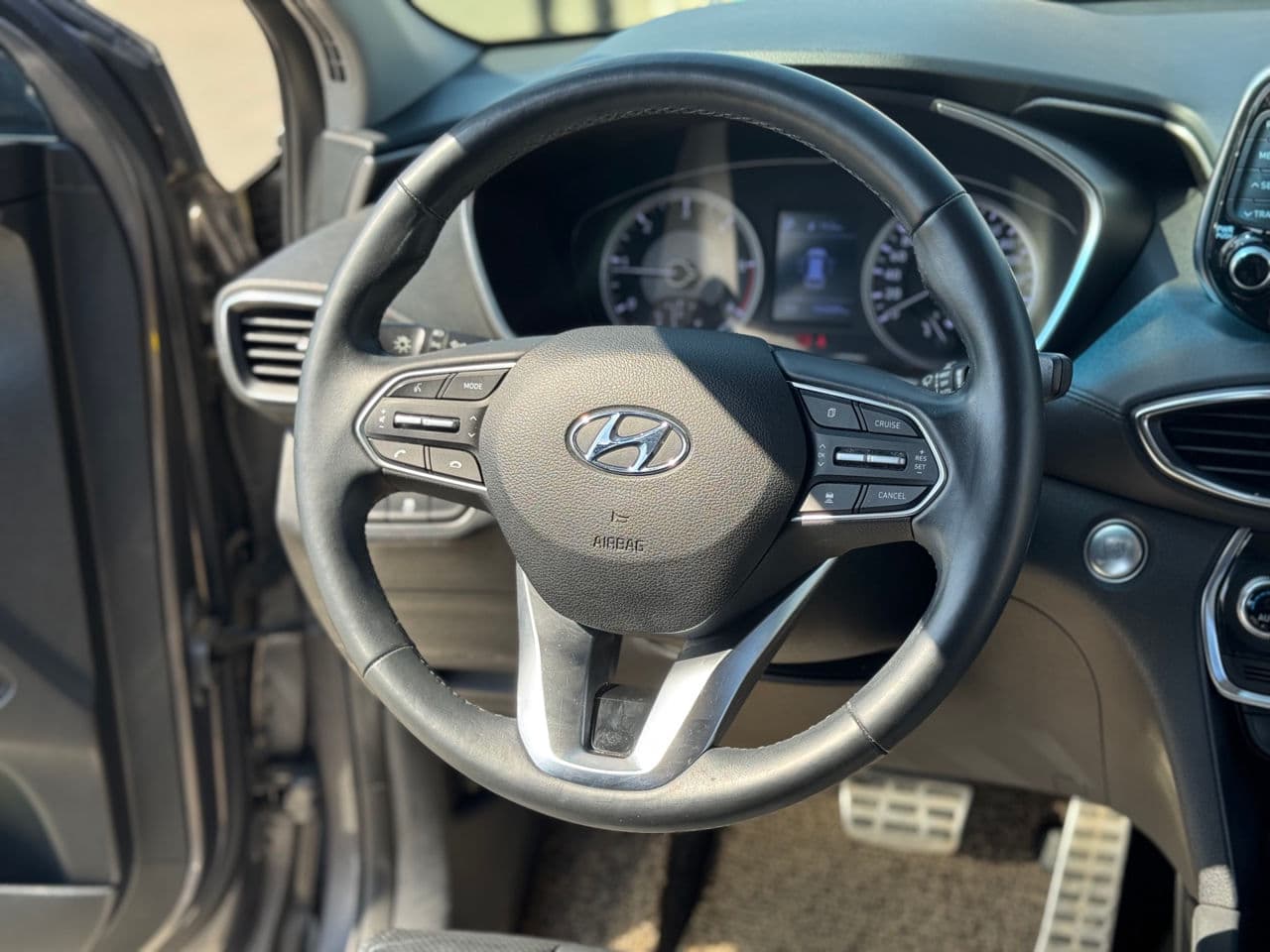 Hyundai Santa Fe 2019 — Миниатюра 7