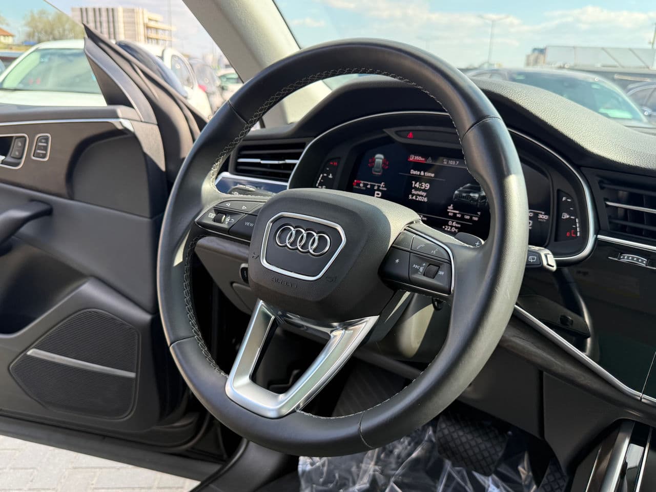 Audi Q8 2022 — Миниатюра 7
