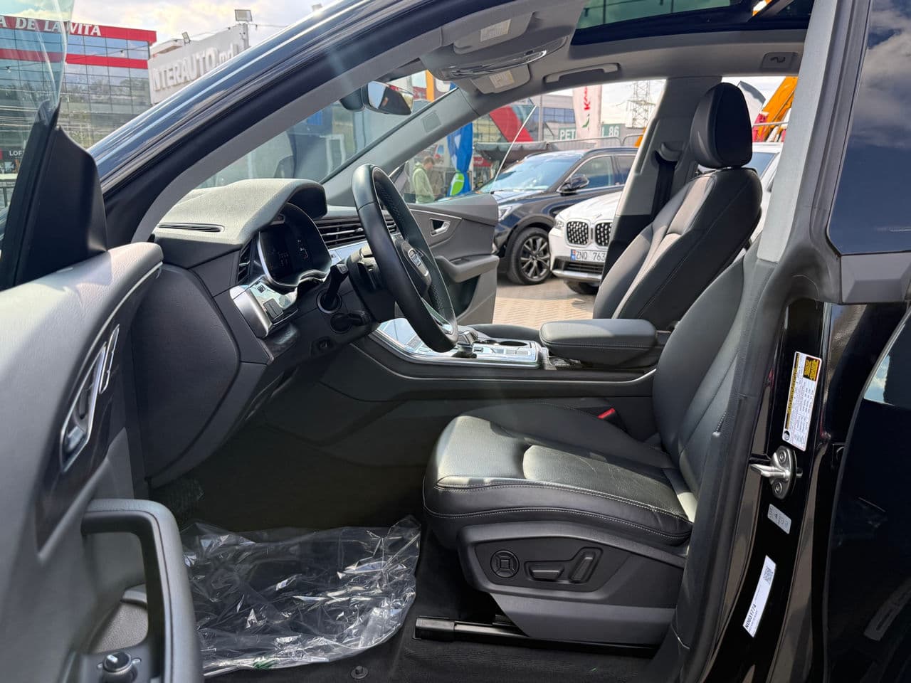 Audi Q8 2022 — Миниатюра 5