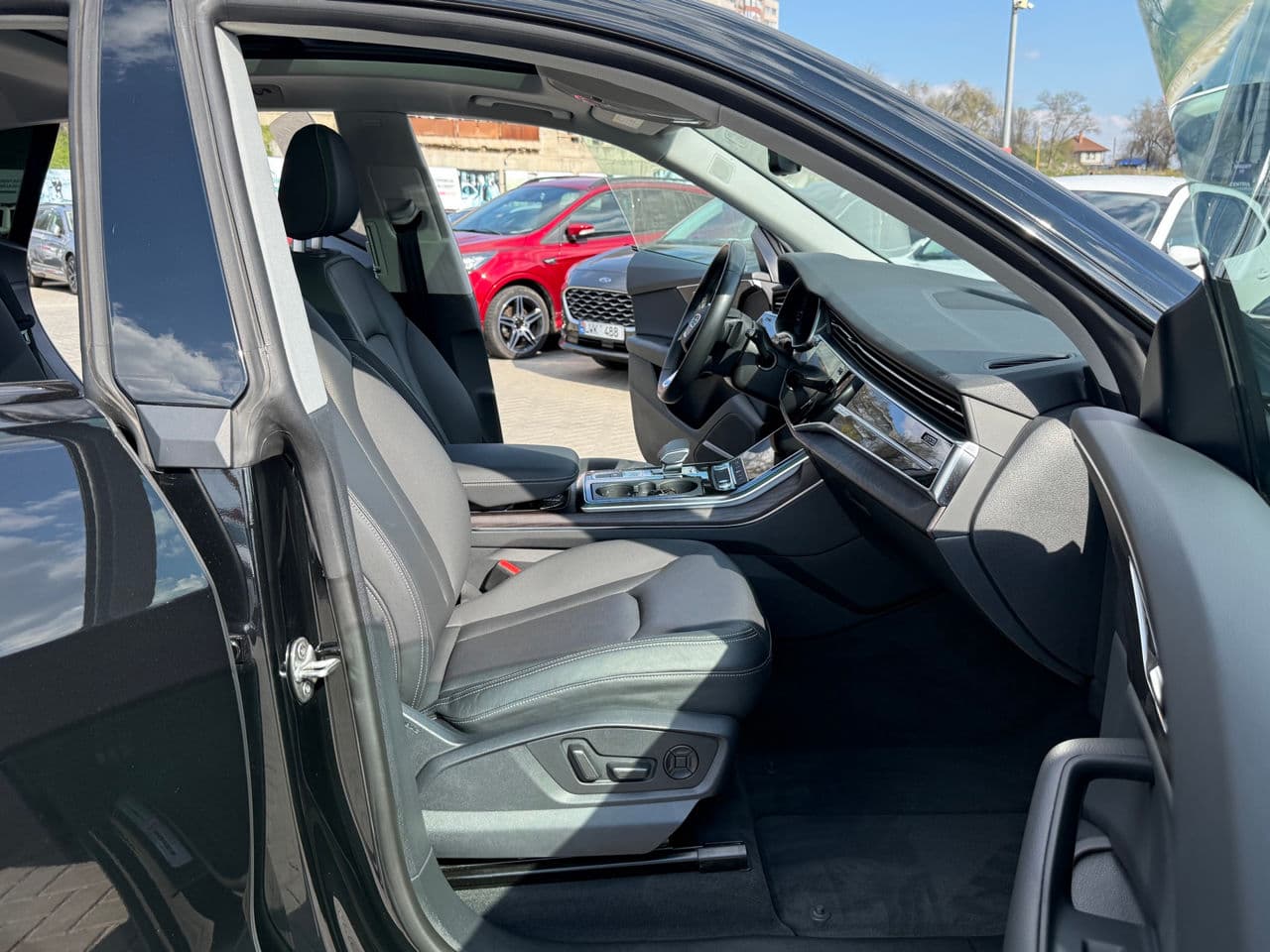 Audi Q8 2022 — Миниатюра 17