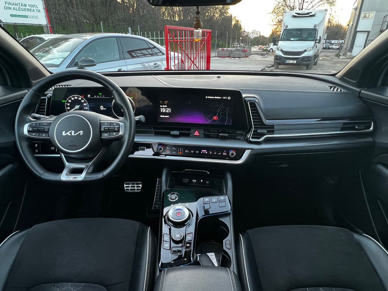 Kia Sportage 2022 — Миниатюра 11