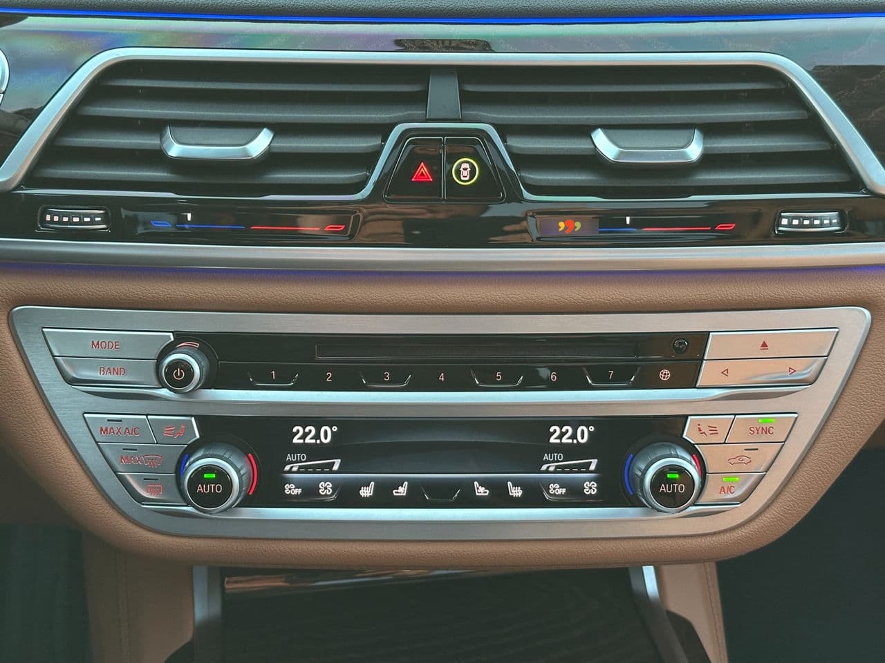 BMW 740 2019 — Миниатюра 13