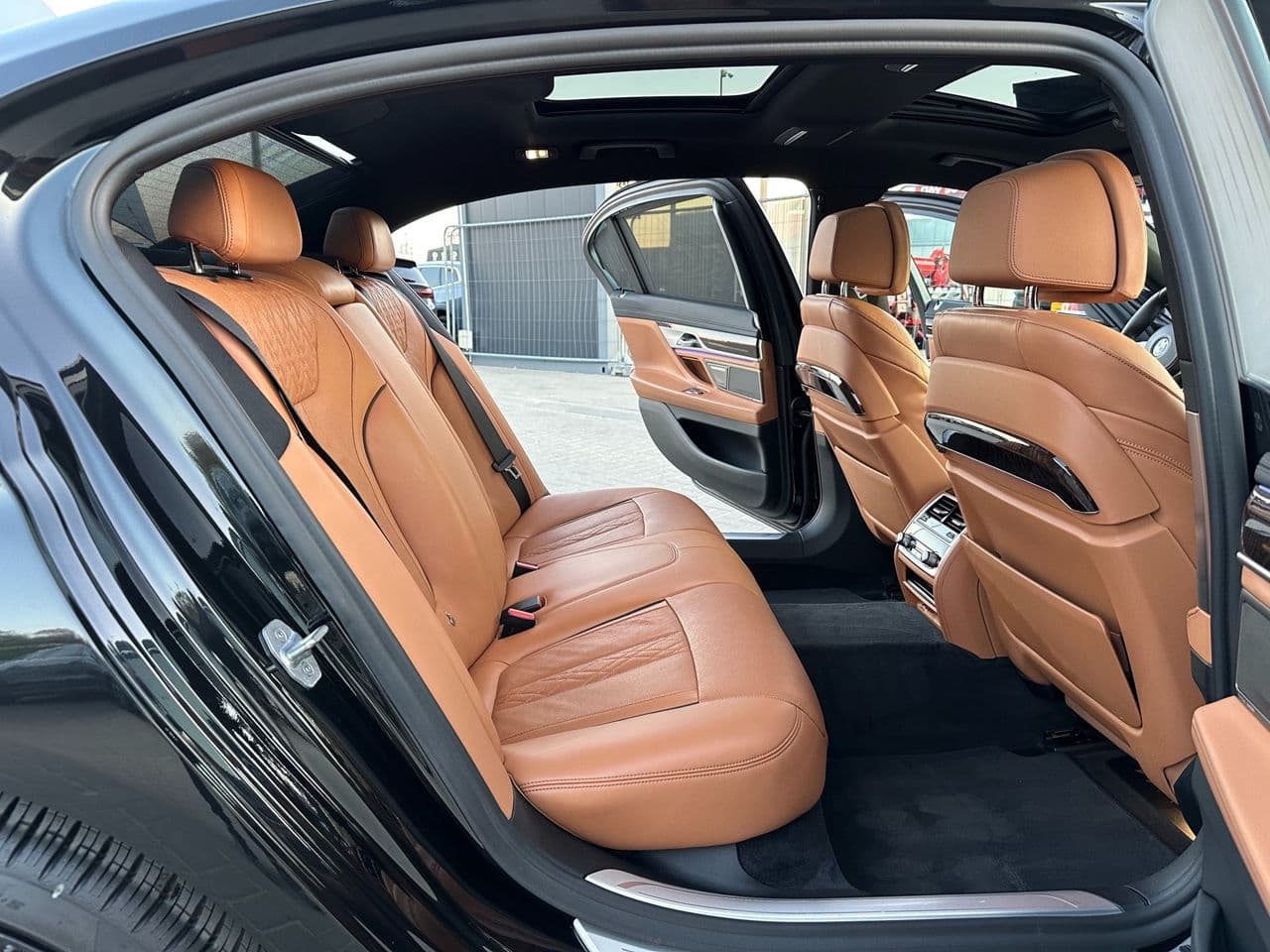BMW 740 2019 — Миниатюра 17