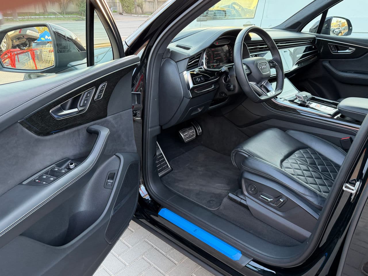 Audi Q7 2023 — Миниатюра 7